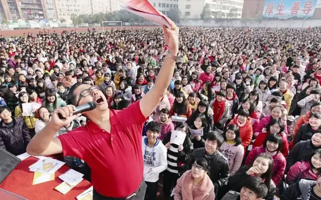 金错刀, 给3亿人洗脑！中国最赚钱的老师，人设彻底崩了